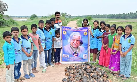 பனைவிதைகள் விதைத்த மாணவர்கள்