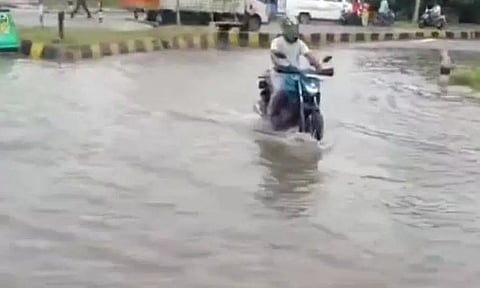 திண்டிவனம் பகுதியில் இடி, மின்னலுடன் பலத்த மழை