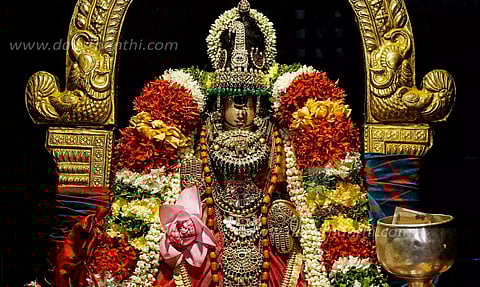 சவுரி கொண்டை அலங்காரத்தில் ரெங்கநாச்சியார்