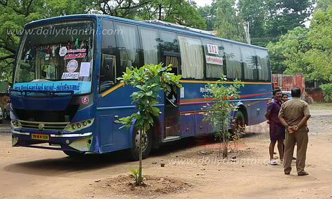 விபத்தில் என்ஜினீயர் பலி; தாயாருக்கு ரூ.25¾ லட்சம் இழப்பீடு வழங்காததால் அரசு பஸ் ஜப்தி