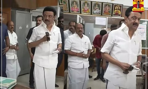 காட்டாங்குளத்தூர் ஊராட்சி ஒன்றிய அலுவலகத்தில் முதல்-அமைச்சர் மு.க.ஸ்டாலின் திடீர் ஆய்வு..!
