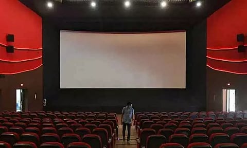 இனி திரையரங்குகளில் டிரெய்லர்கள் வெளியீடு இல்லை - திரையரங்க உரிமையாளர்கள் சங்கம் முடிவு