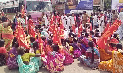 இந்திய ஐக்கிய கம்யூனிஸ்டு கட்சியினர் மறியல்