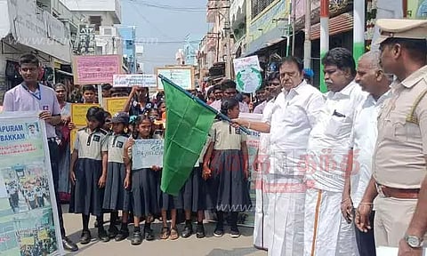 குழந்தை திருமணம் குறித்த விழிப்புணர்வு ஊர்வலம்