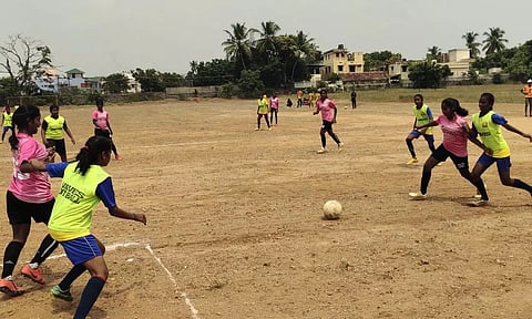 விருத்தாசலம், சிதம்பரத்தில் மாவட்ட அளவிலான குழு விளையாட்டு போட்டிகள்