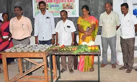 அரசு பள்ளியில் சிறுதானிய உணவு கண்காட்சி