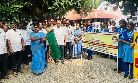 சாலை பாதுகாப்பு விழிப்புணர்வு ஊர்வலம்