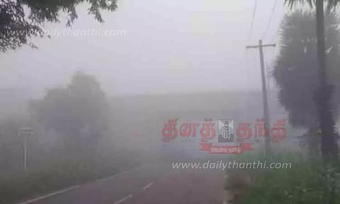 வாடிப்பட்டி பகுதியில் கடுமையான பனிப்பொழிவு -வாகன ஓட்டிகள் அவதி