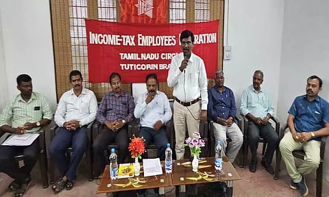 தமிழர்களுக்கு வேலைவாய்ப்பு வழங்கும் வகையில்மத்திய அரசு பிராந்திய அளவில்பணியாளர்களை தேர்வு செய்ய கோரிக்கை