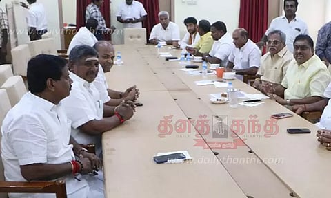 தலைமை செயலாளர் மீது அமைச்சர்கள், எம்.எல்.ஏ.க்கள் பாய்ச்சல்