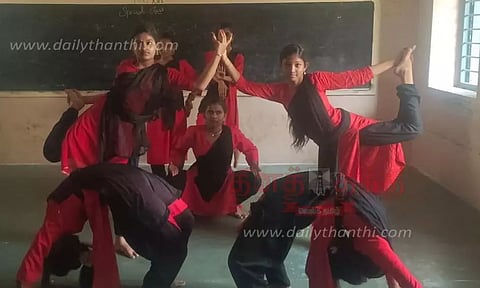 சேலம் மாவட்டத்தில் 21 பள்ளிகளில் கலை போட்டி