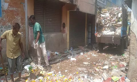 கோலார் தங்கவயல் நகரசபையில் பணியாற்றும்தூய்மை பணியாளர்களுக்கு பாதுகாப்பு உபகரணங்கள் வழங்க வேண்டும்