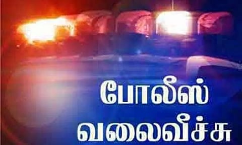 வீட்டின் பூட்டை உடைத்து7 பவுன் நகை-ரூ.60 ஆயிரம் திருட்டு