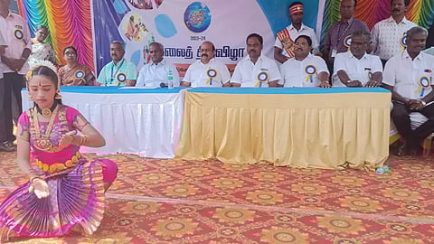 அரசு பள்ளியில் கலை திருவிழா