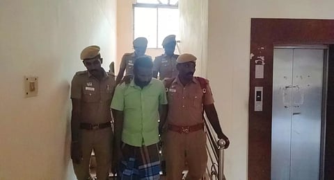 மகனை கிணற்றில் தள்ளி கொன்ற தொழிலாளிக்கு ஆயுள் தண்டனை