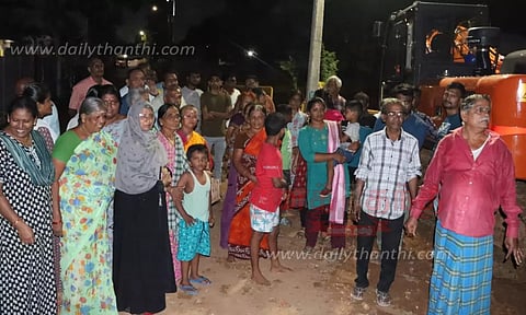 கழிவுநீர் சுத்திகரிப்பு நிலையம் அமைக்கும் பணி; பொதுமக்கள் முற்றுகை