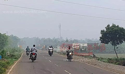 நன்னிலம் பகுதியில் பனி மூட்டம்