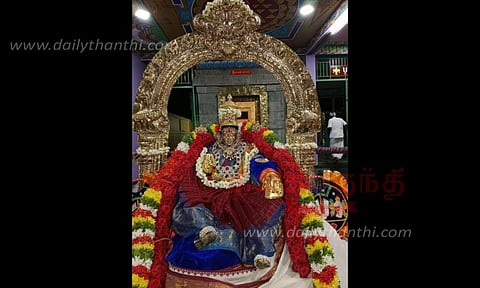 வெங்கடேச பெருமாள் கோவிலில் தாயார் திருவடி சேவை