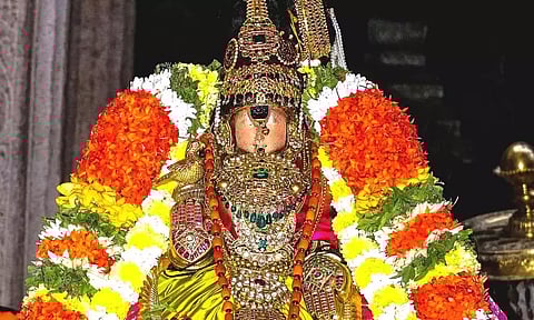 ஸ்ரீரங்கம் ரெங்கநாதர் கோவிலில் இன்று தாயார் திருவடி சேவை