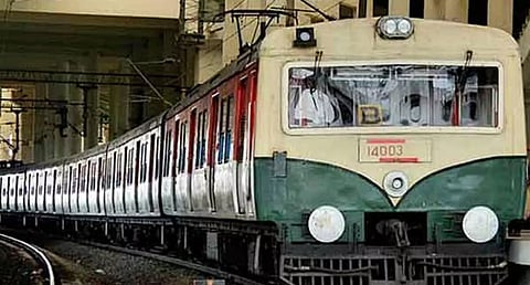 சென்னை சென்டிரல்-கூடூர் வழித்தடத்தில் நாளை 23 மின்சார ரெயில் சேவைகள் ரத்து - தெற்கு ரெயில்வே அறிவிப்பு