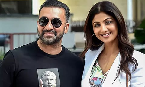 "என் மீது செருப்பை கழற்றி வீசினார்" - நடிகை ஷில்பா ஷெட்டியின் கணவர் பரபரப்பு பேட்டி