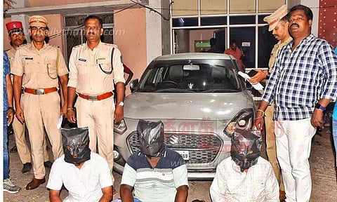 கார் திருட்டு வழக்கில் 3 பேர் கைது