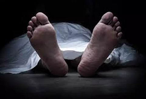 காவிரி ஆற்றில் பிணமாக கிடந்த திருநங்கை