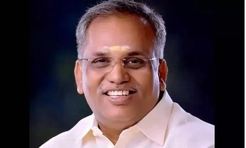 ஆட்சியாளர்களை தரக்குறைவாக பேசுவதை நிறுத்திக்கொள்ள வேண்டும் : சபாநாயகர் செல்வம் பேட்டி