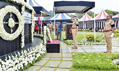 டி.ஜி.பி. அலுவலகத்தில் வீரவணக்க நாள் - கடந்த ஆண்டு உயிரிழந்த 188 போலீசாருக்கு அஞ்சலி