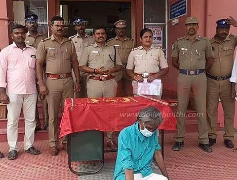 கன்னியாகுமரி அருகே வீட்டின் கதவை உடைத்து 40 பவுன் நகை திருடிய கேரள ஆசாமி கைது