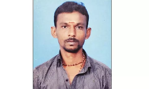 தூத்துக்குடியில் பழிக்குப்பழியாக பயங்கரம்; தலையை துண்டித்து தொழிலாளி கொலை