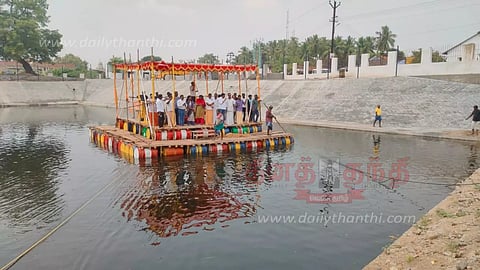 திருச்செங்கோட்டில் தெப்பத்தேர் வெள்ளோட்டம்