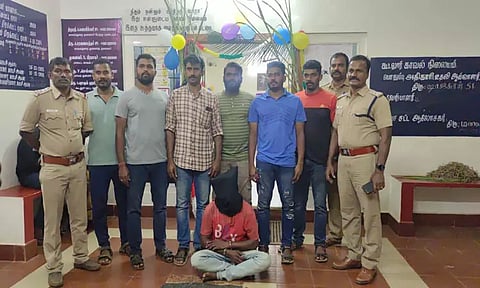 மூதாட்டியிடம் நகை பறிப்பு