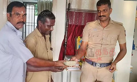 கன்னியாகுமரியில் அரசு பஸ்சில் கட்டு, கட்டாக ரூ.2 லட்சம் சிக்கியது