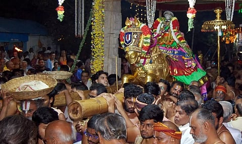 ஸ்ரீரங்கம், சமயபுரம், திருப்பைஞ்சீலி கோவில்களில் அம்பு போடும் நிகழ்ச்சி