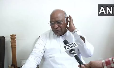 கர்நாடக மாநிலம் காங்கிரசுக்கு ஏ.டி.எம். போன்றது என பா.ஜ.க. குற்றச்சாட்டு; கார்கே பதில்