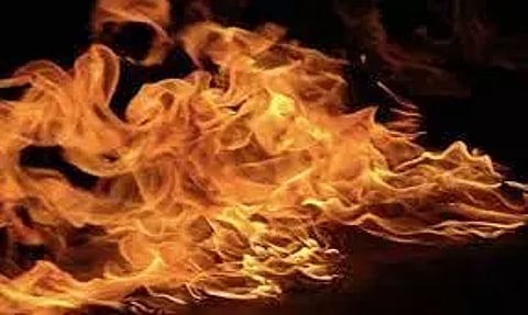 மகாபலேஸ்வரர் நகரில் தசரா ஊர்வலத்தில் 9 குழந்தைகள் தீயில் கருகினர் - ஜெனரேட்டர் தீப்பற்றியதால் விபரீதம்