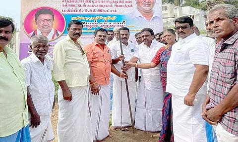 ரூ.9¾ லட்சத்தில் வடிகால் அமைக்கும் பணி