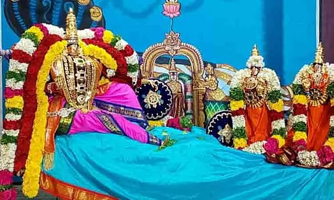 ரெங்கநாதர் கோவிலில் ஊஞ்சல் உற்சவம்