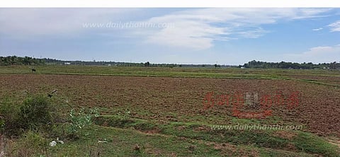 ஏரி, குளங்களை எட்டிப்பார்க்காத தண்ணீர்