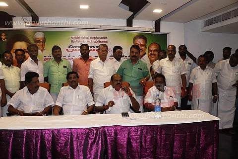 ஓ.பன்னீர் செல்வம் அணி நிர்வாகிகள் ஆலோசனை கூட்டம்