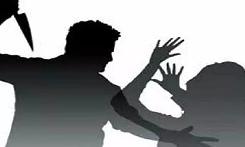 மெஞ்ஞானபுரம் அருகேமனைவிக்கு கத்திக்குத்து:தொழிலாளி கைது