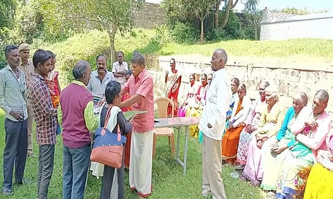 மாற்றுத்திறனாளிகளுக்கு நலத்திட்ட உதவிகள்