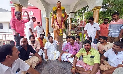 பார்வர்டு பிளாக் கட்சியினர் தர்ணா