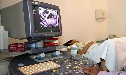 அமீரகத்தில் திருமணமாகாத, முஸ்லிம் அல்லாதோர் செயற்கை கருவூட்டல் சிகிச்சையை மேற்கொள்ளலாம்