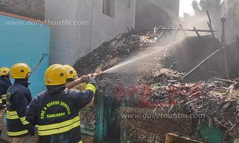 துறையூர், திருவெறும்பூர் பகுதிகளில் வீடுகளில் திடீர் தீ