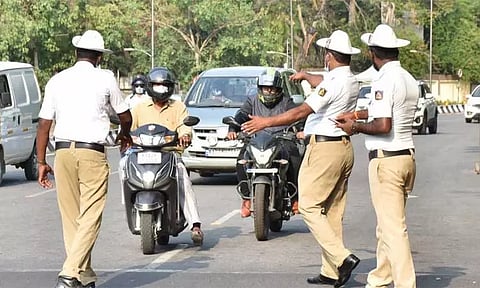 பெங்களூருவில் கடந்த 9 மாதங்களில் போக்குவரத்து விதிமீறியதாக 68.31 லட்சம் வழக்குகள் பதிவு