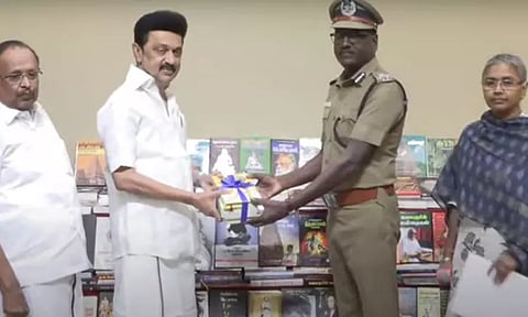 சிறை நூலகங்களுக்கு 1,500 புத்தகங்கள் நன்கொடை : முதல்-அமைச்சர் மு.க.ஸ்டாலின் வழங்கினார்