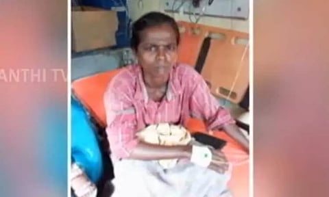 பாம்பு கடித்ததால் மருத்துவமனைக்கு வந்த பெண் - பாம்பையும் எடுத்து வந்ததால் பரபரப்பு