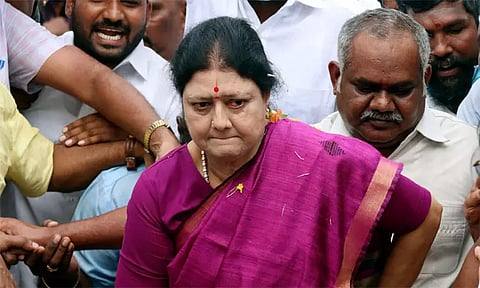 பொதுச்செயலாளர் பதவியில் இருந்து நீக்கியது செல்லாது: ஐகோர்ட்டில் சசிகலா தரப்பு வாதம்